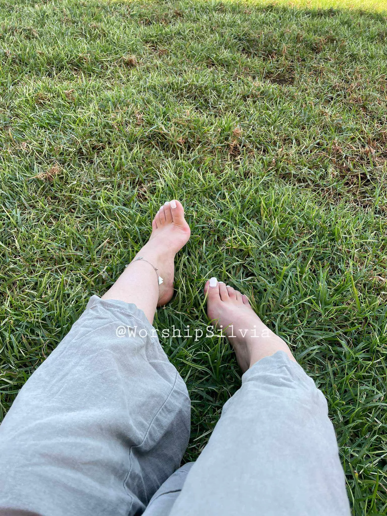 Honestly .. would you kiss my white toes in public??