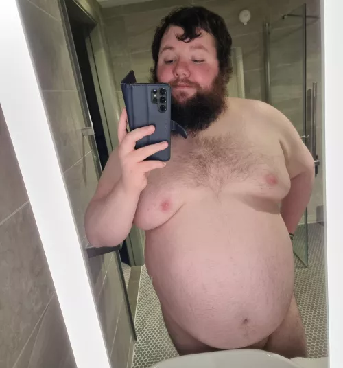 Hotels always have nice mirrors