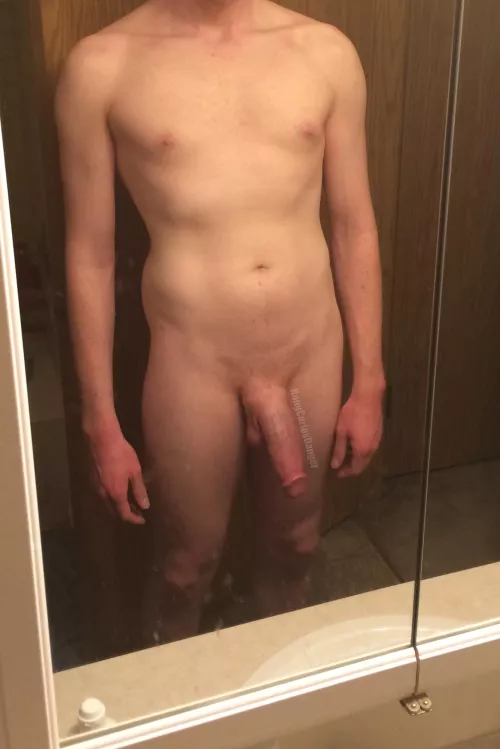 I left the bathroom door wide open 😈 what would you do if you walked in on me?