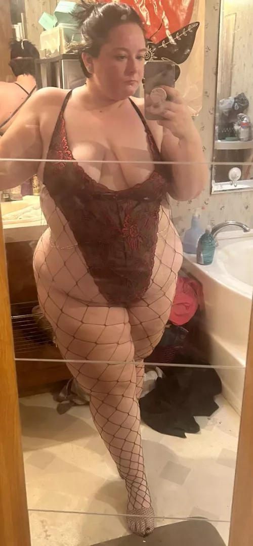 I literally spend all my free time on TikTok or reading fan fiction (loyal to a fault) yet my husband spends his texting escorts so I’m tired of pretending I don’t enjoy posting here ❤️