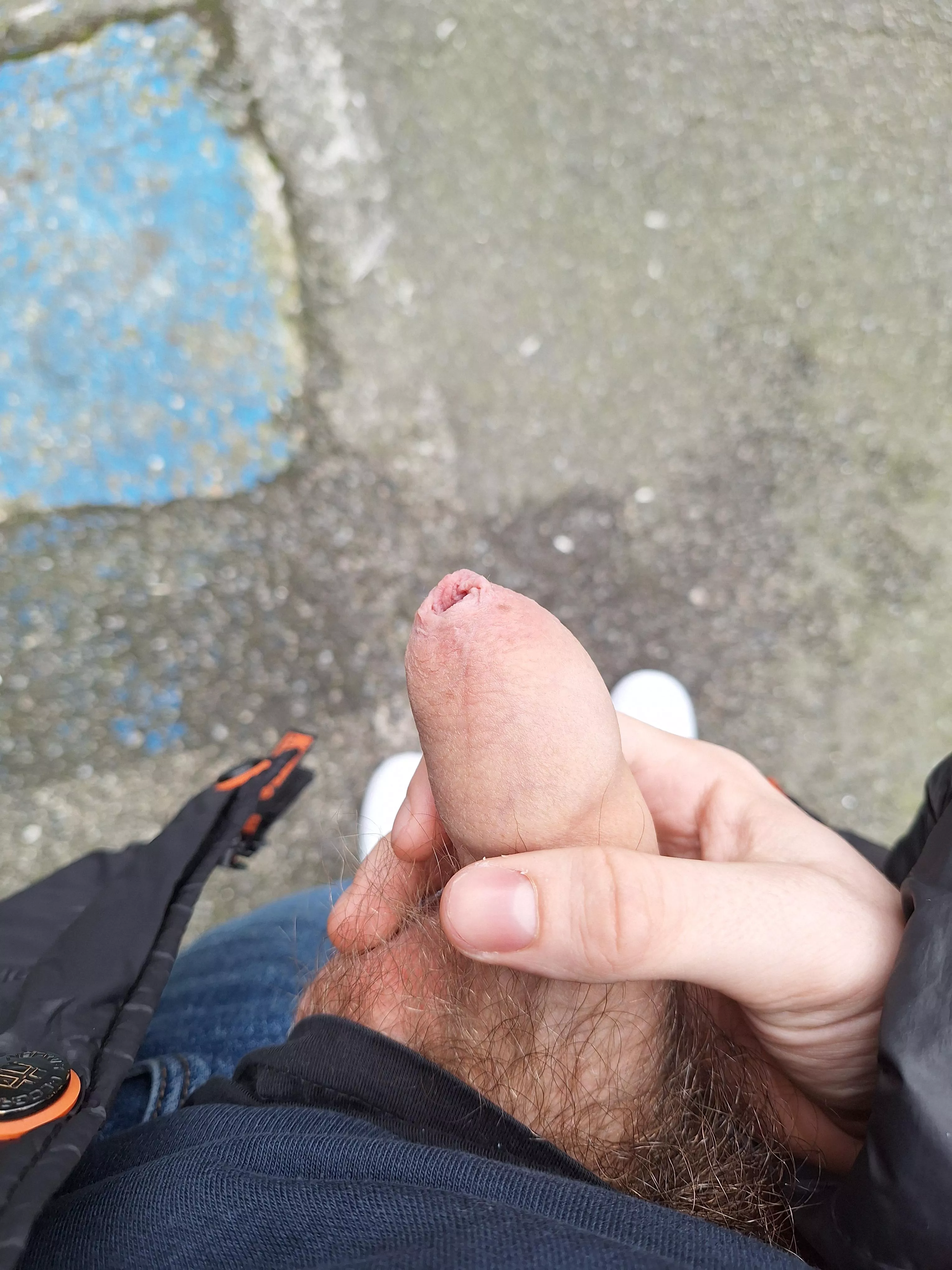 I love to tuch me in the street after gym