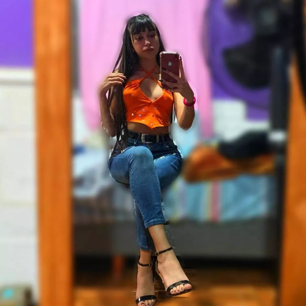 I think orange looks good on me, what do you say?