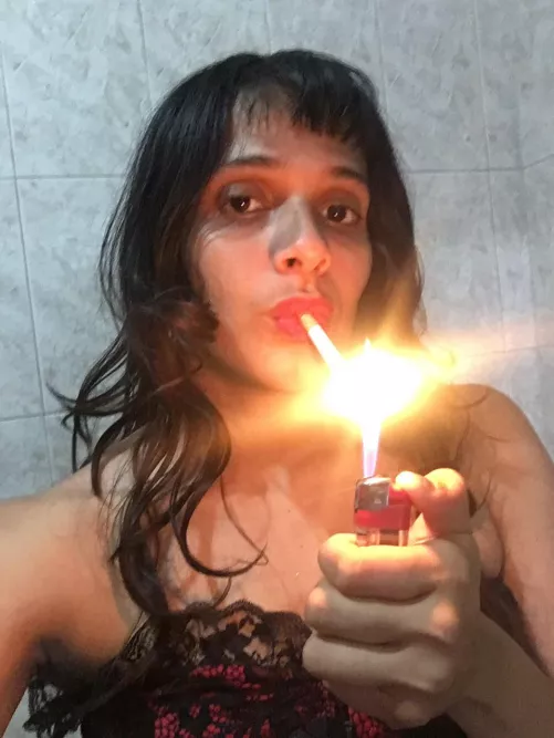 I’m a Latina who smokes 4 times a day.