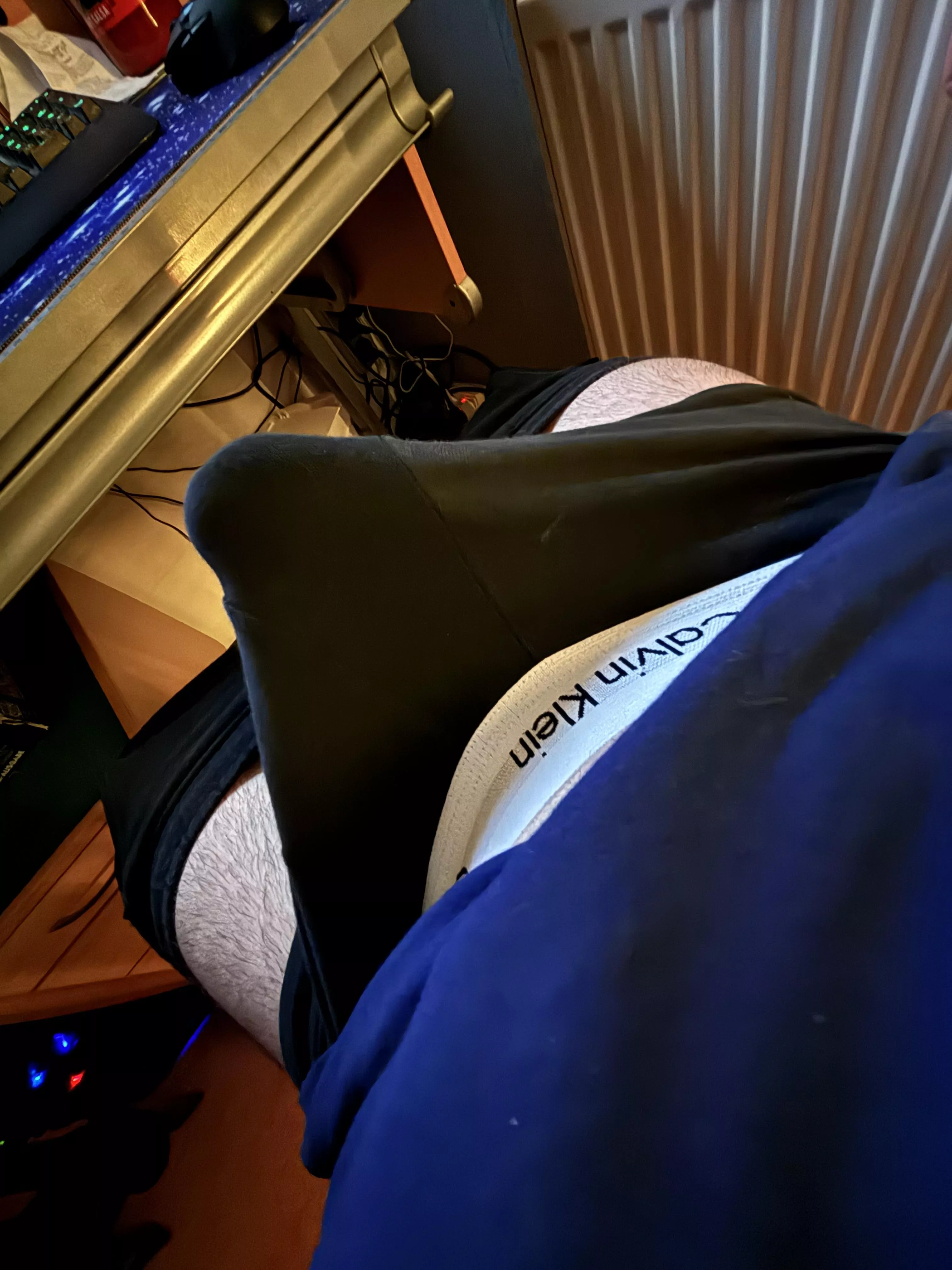 Last time I got hard in school looked like this