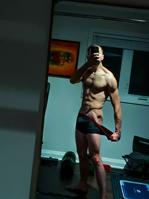 [M] 37 Things you can do in a home gym only