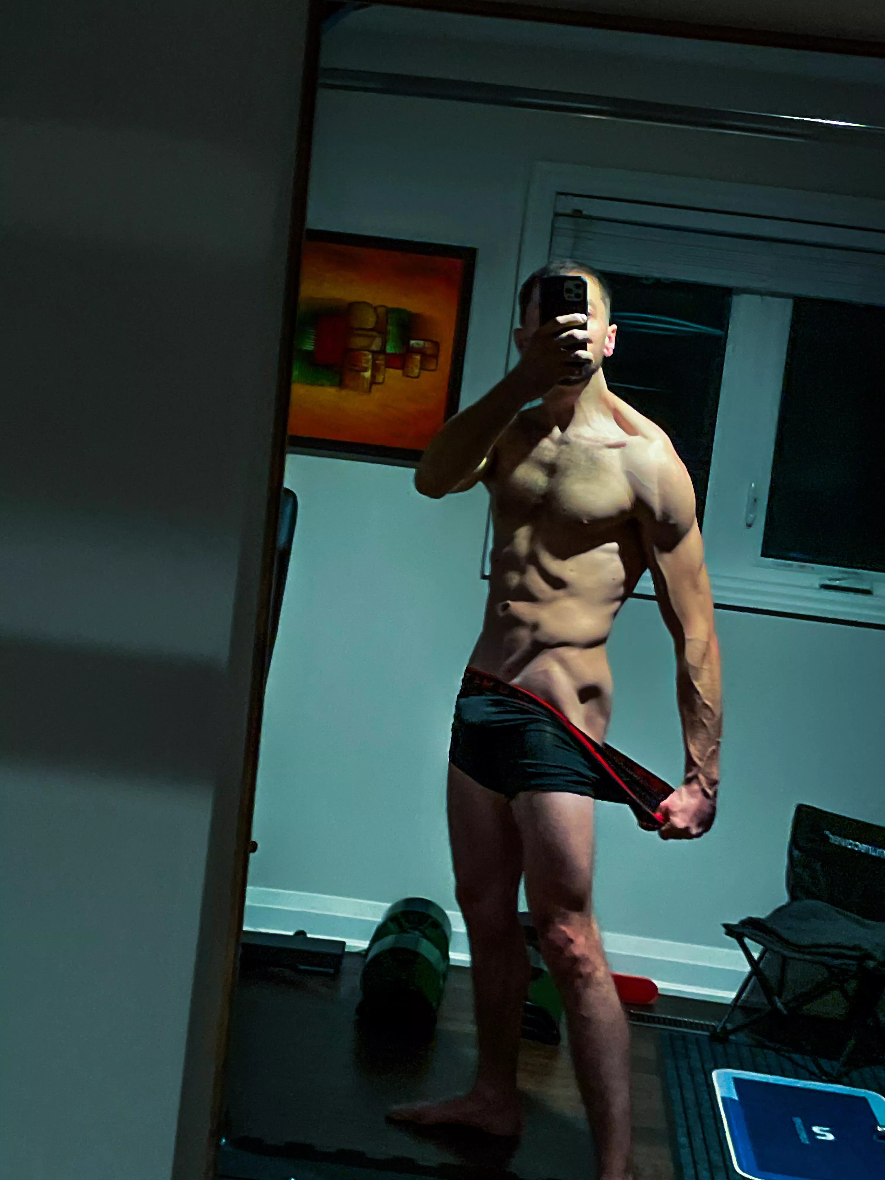 [M] 37 Things you can do in a home gym only