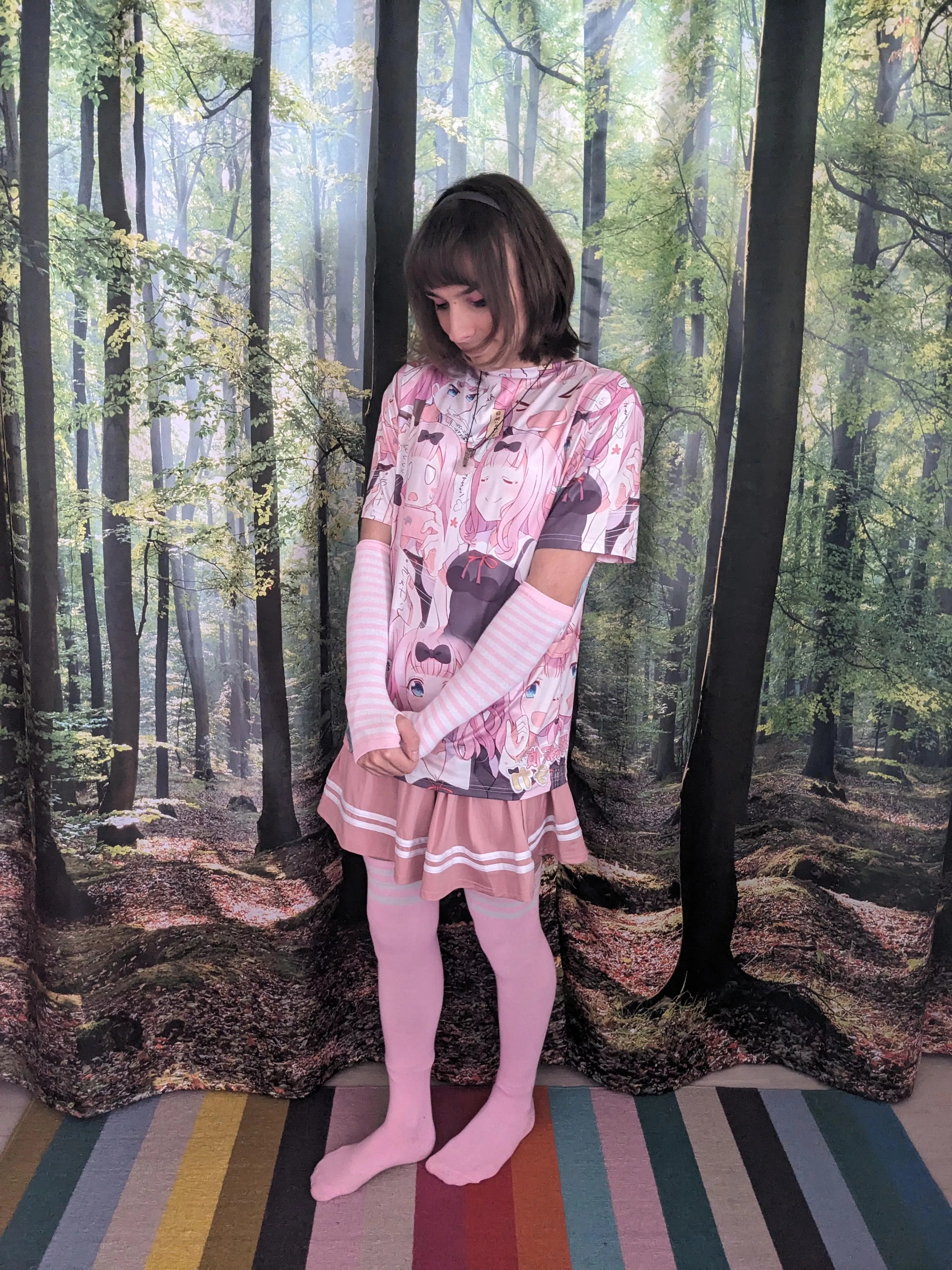 me acting shy in pink and white :3