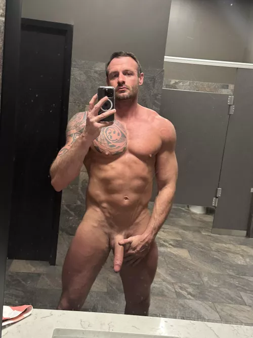 Meet me in the locker room 