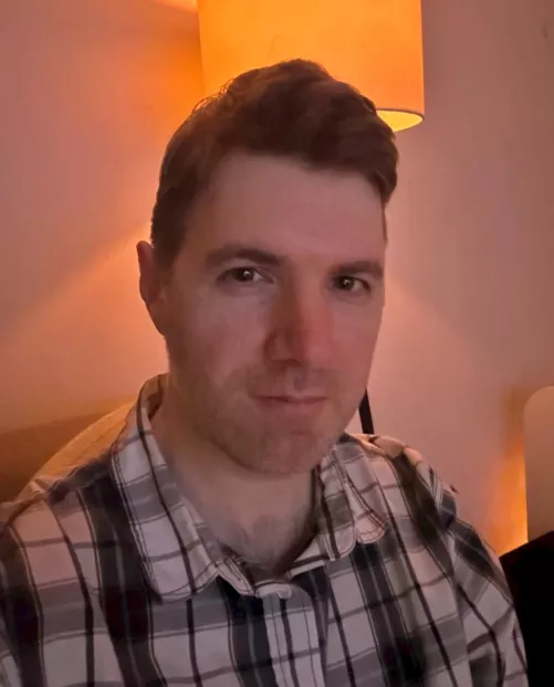 Nothing fancy, just a simple selfie to say hi👋