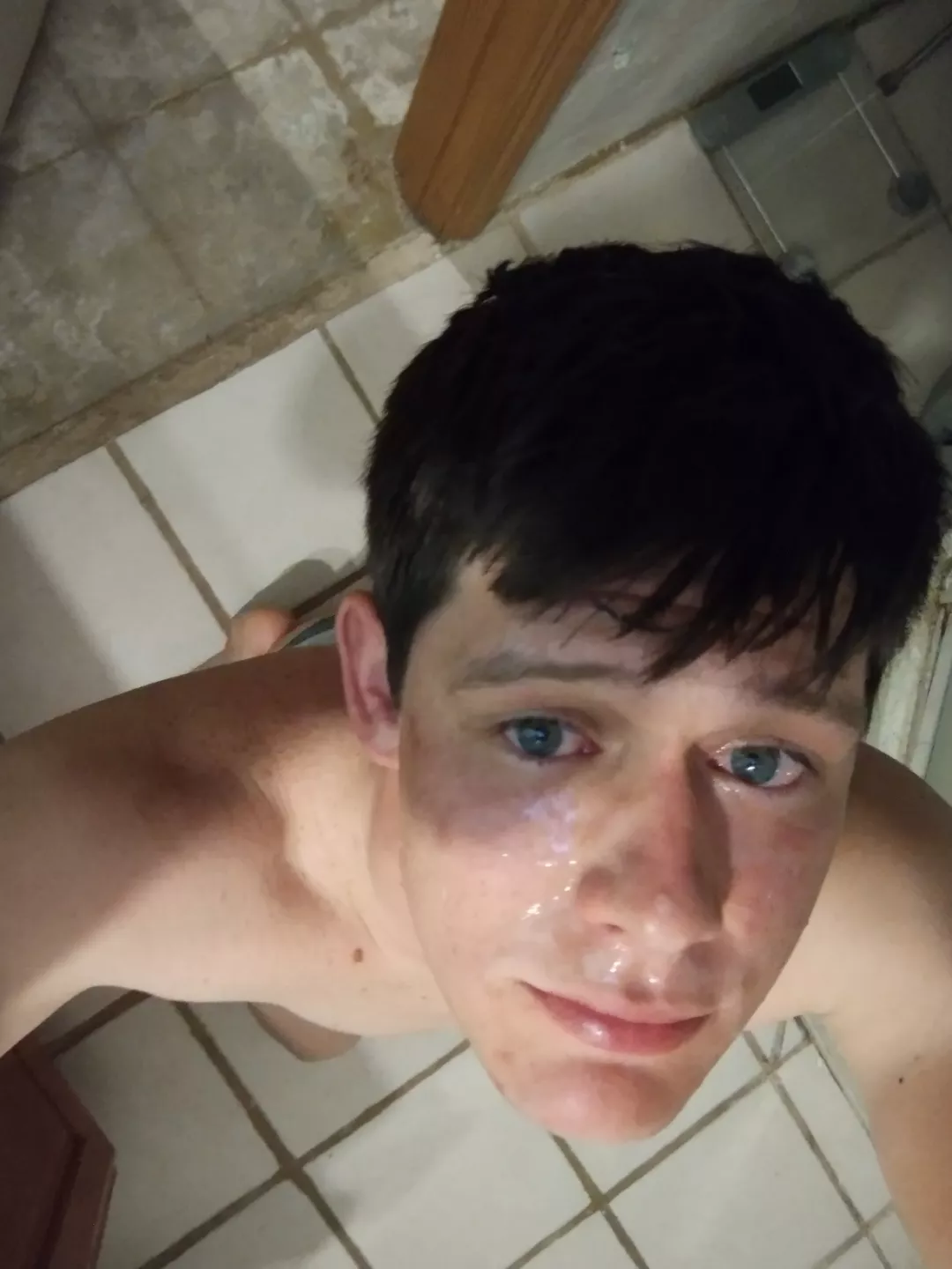 Paint my slut face 🤤 DMs open 