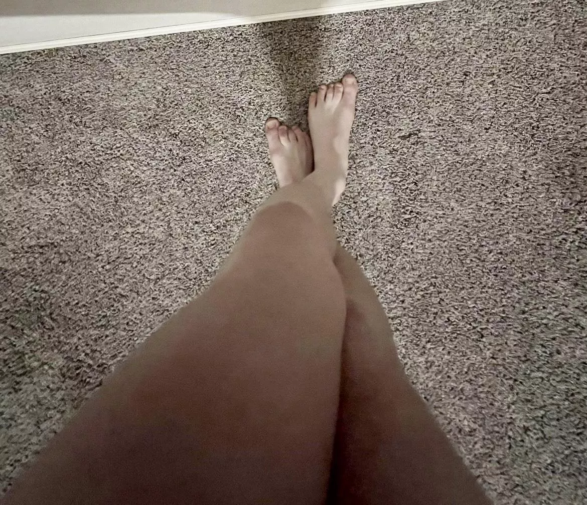 Paint my toes white?💦