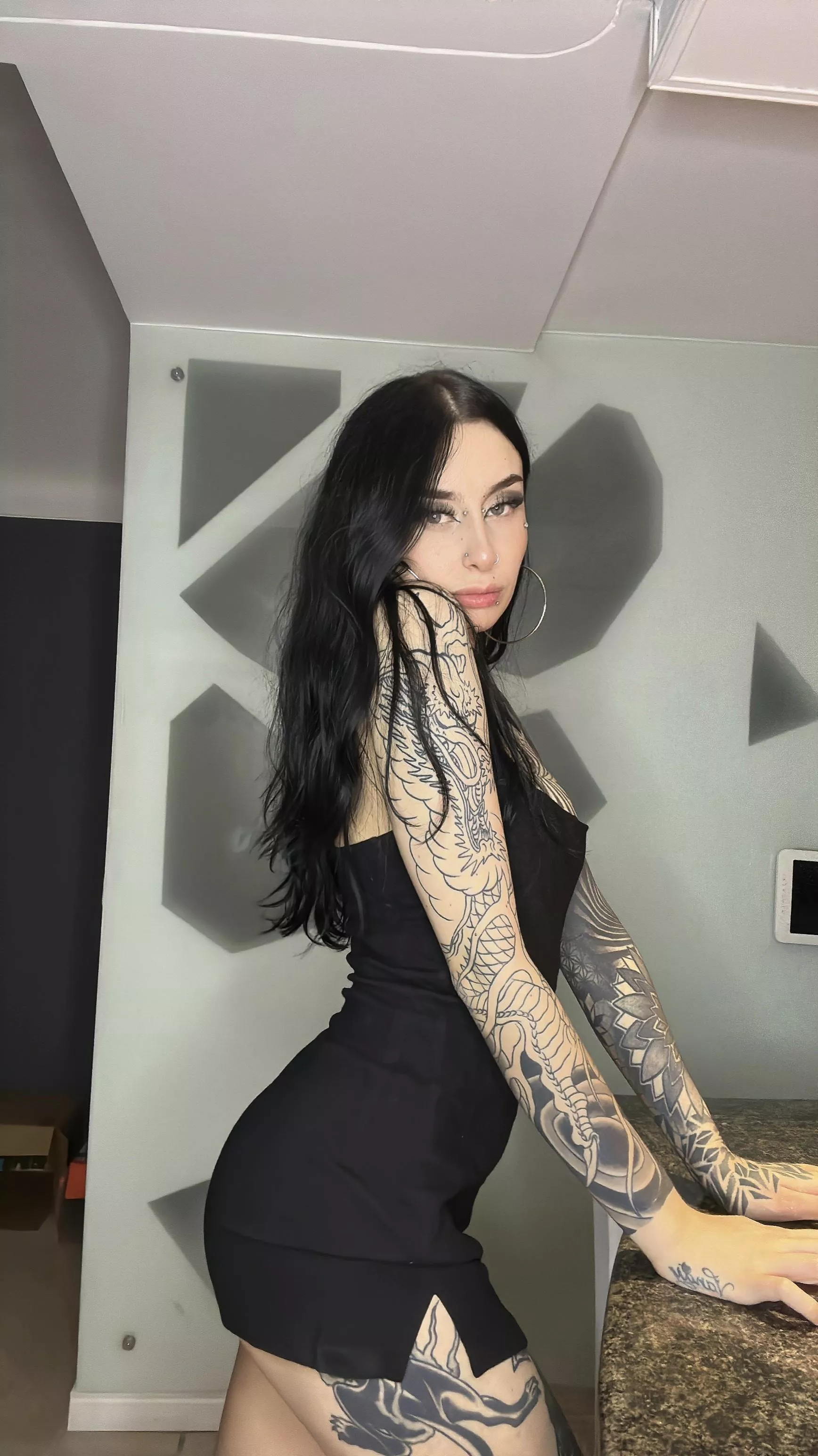 this dress looks really nice on me, doesn't it?