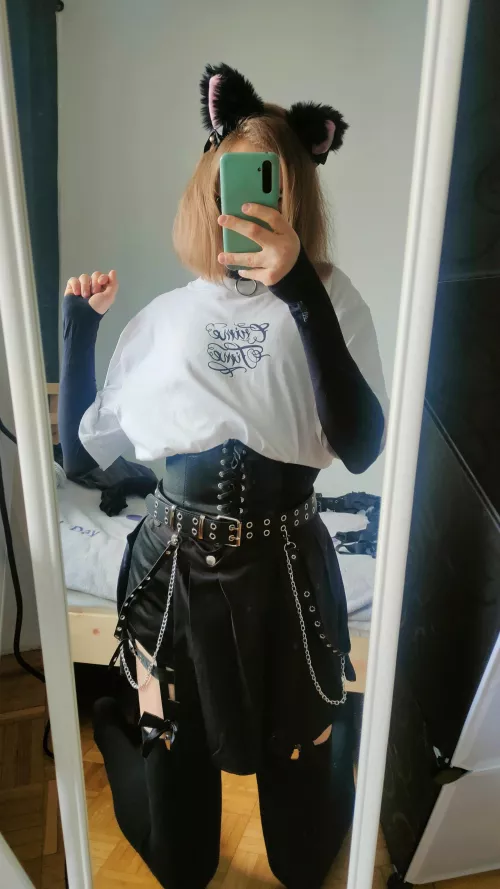 Tried out a new outfit and liked it sooo much :3