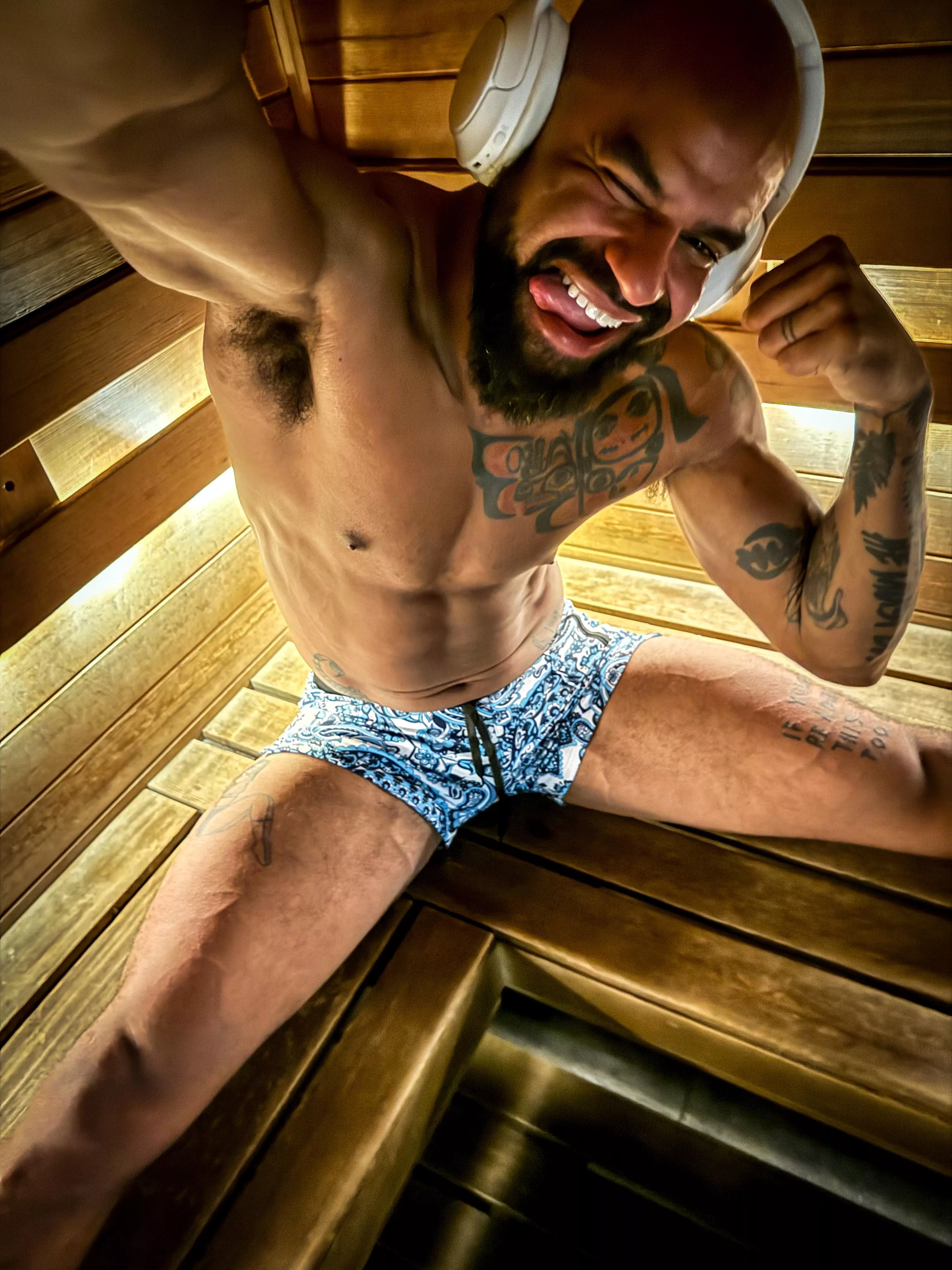 What would you do if you walked in the sauna & saw me trying to get this pic lol?