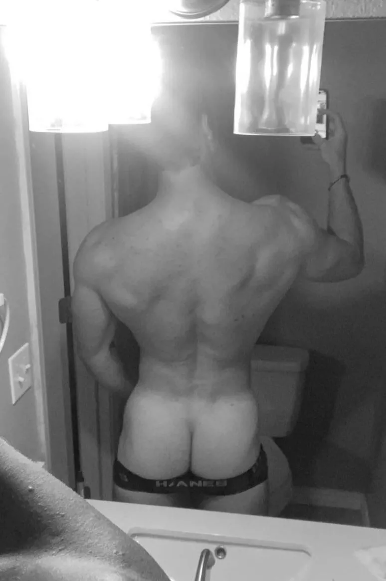 Who’s a fan of the b&w