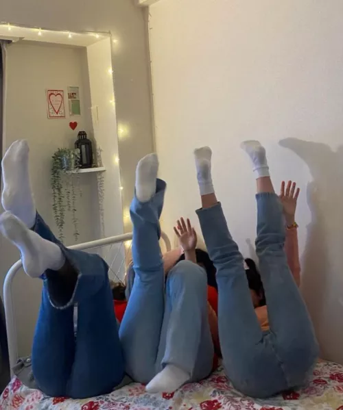 Wich one of us would you pick? Be honest [F]