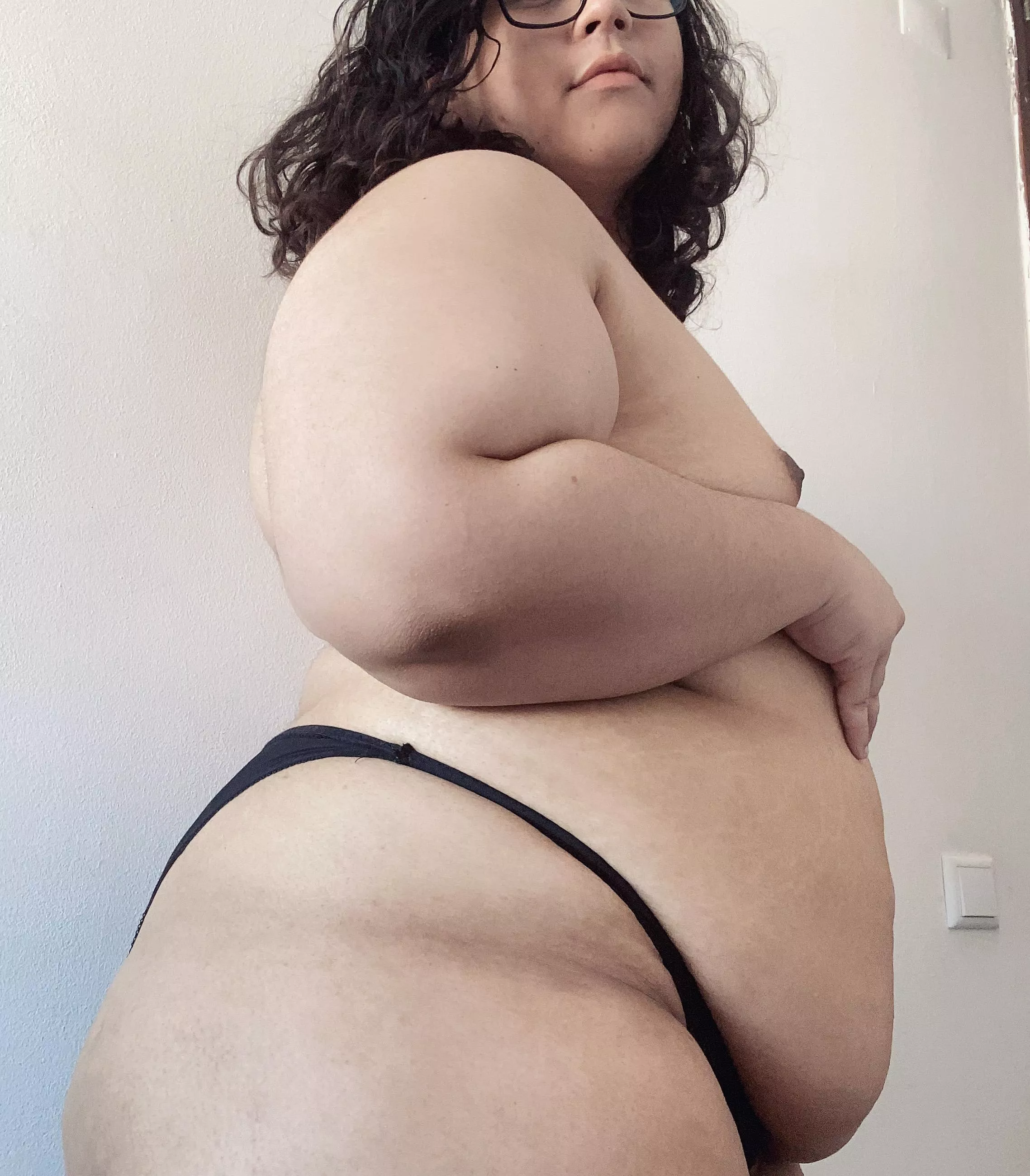 you like young, thick and flat chested girls daddy?