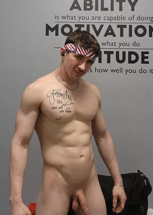 A quick selfie before the gym