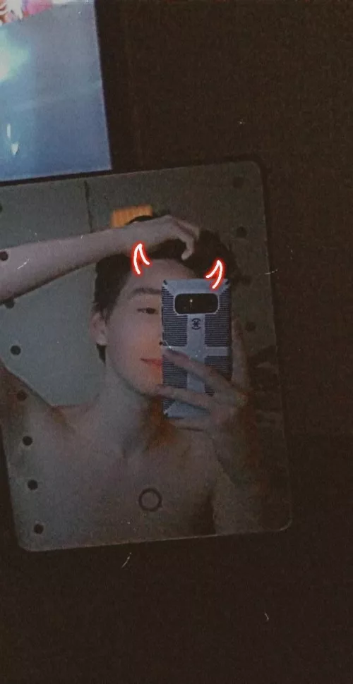 Another selfie. Who needs a boy to send their dicks to? :3