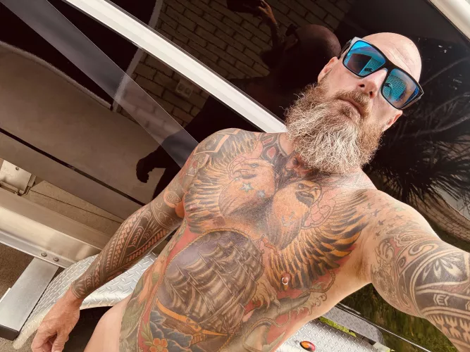 Australian 🇦🇺 Viking and his warship , send a flag where you are from. Tell me where we should raid next !