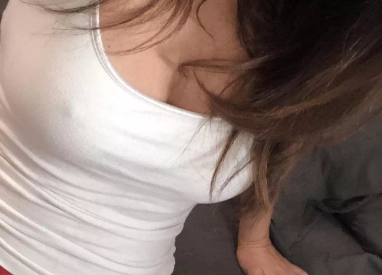 By beds empty and my pokies are waking up with me