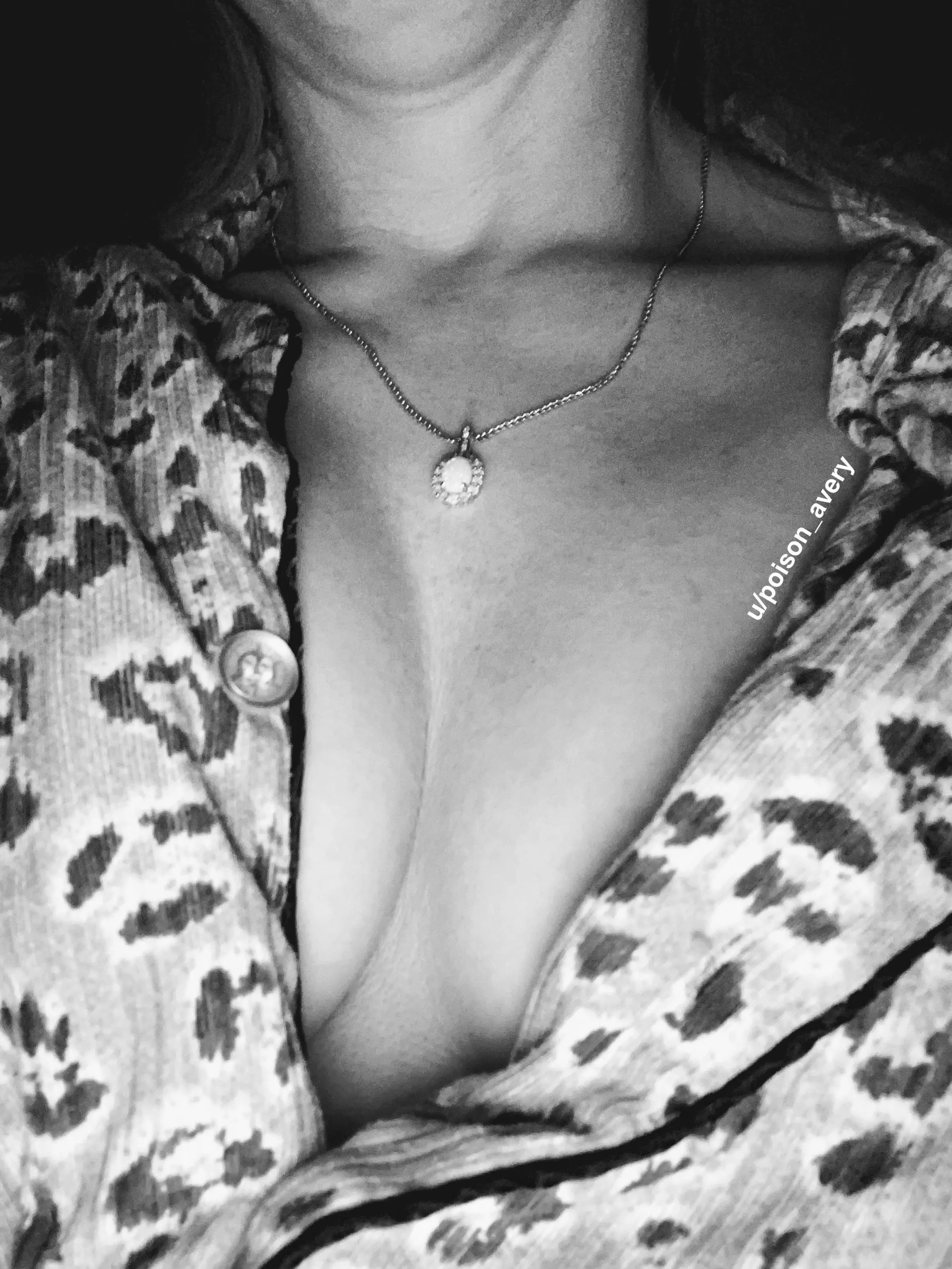 Collarbone and down blouse
