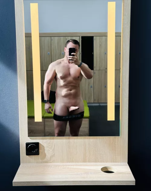 Daddy is trying to stay fit and strong (33)