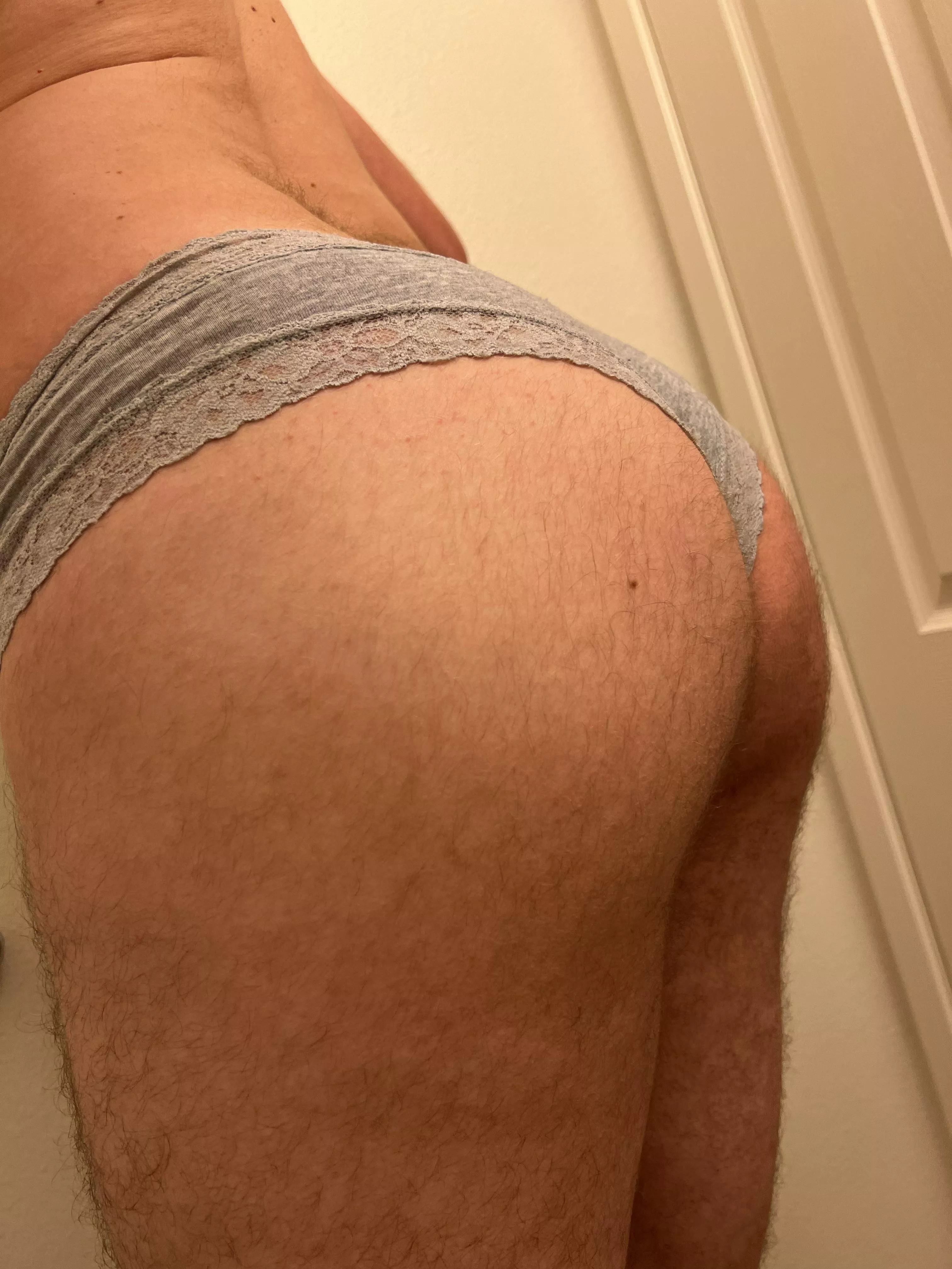 Dm me first. I want to be chased 🐺