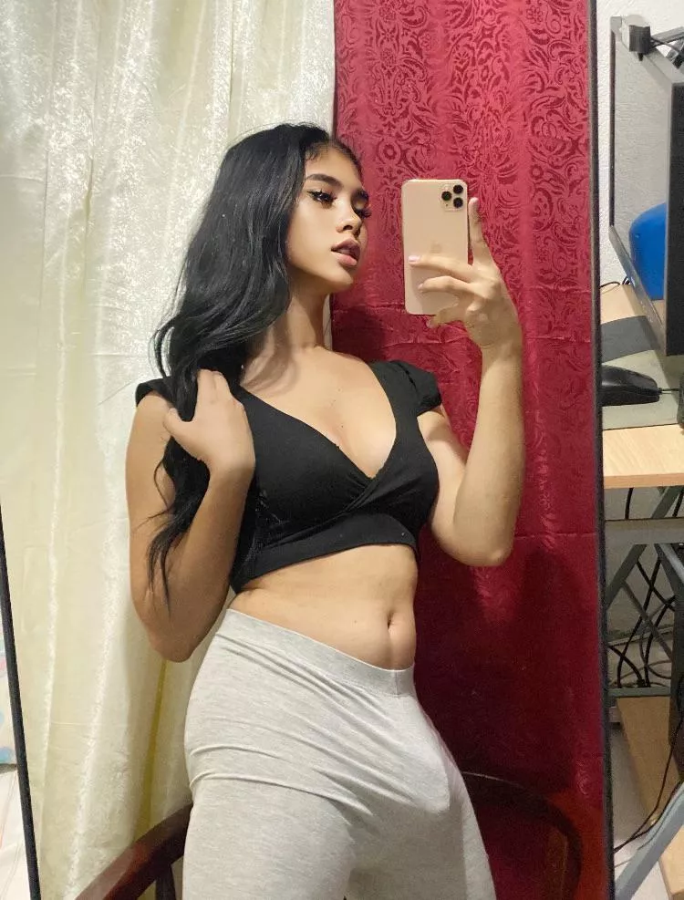 Do any straight boys want a trap like me?