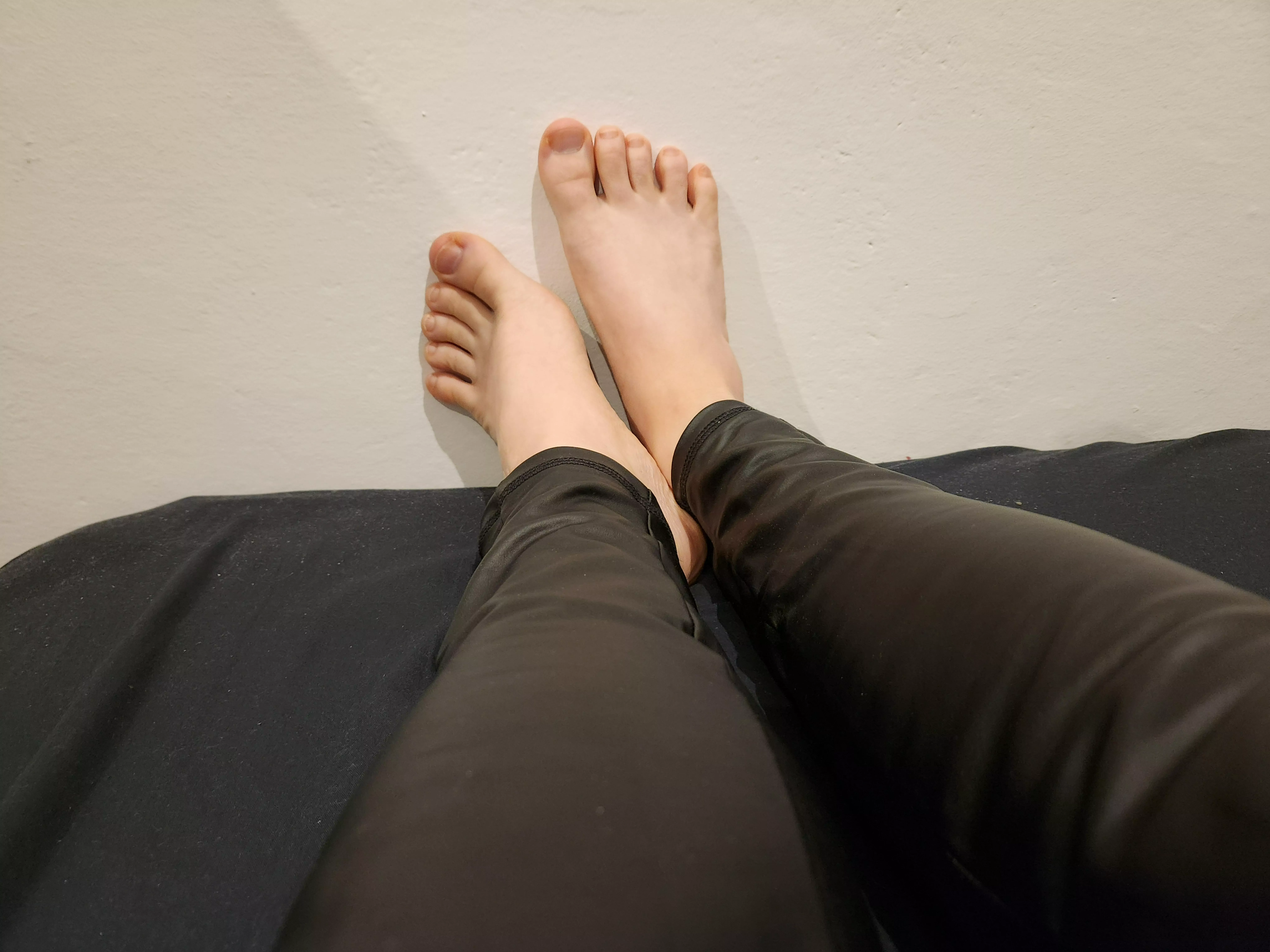 Do these feet leave you wanting more? 😏 