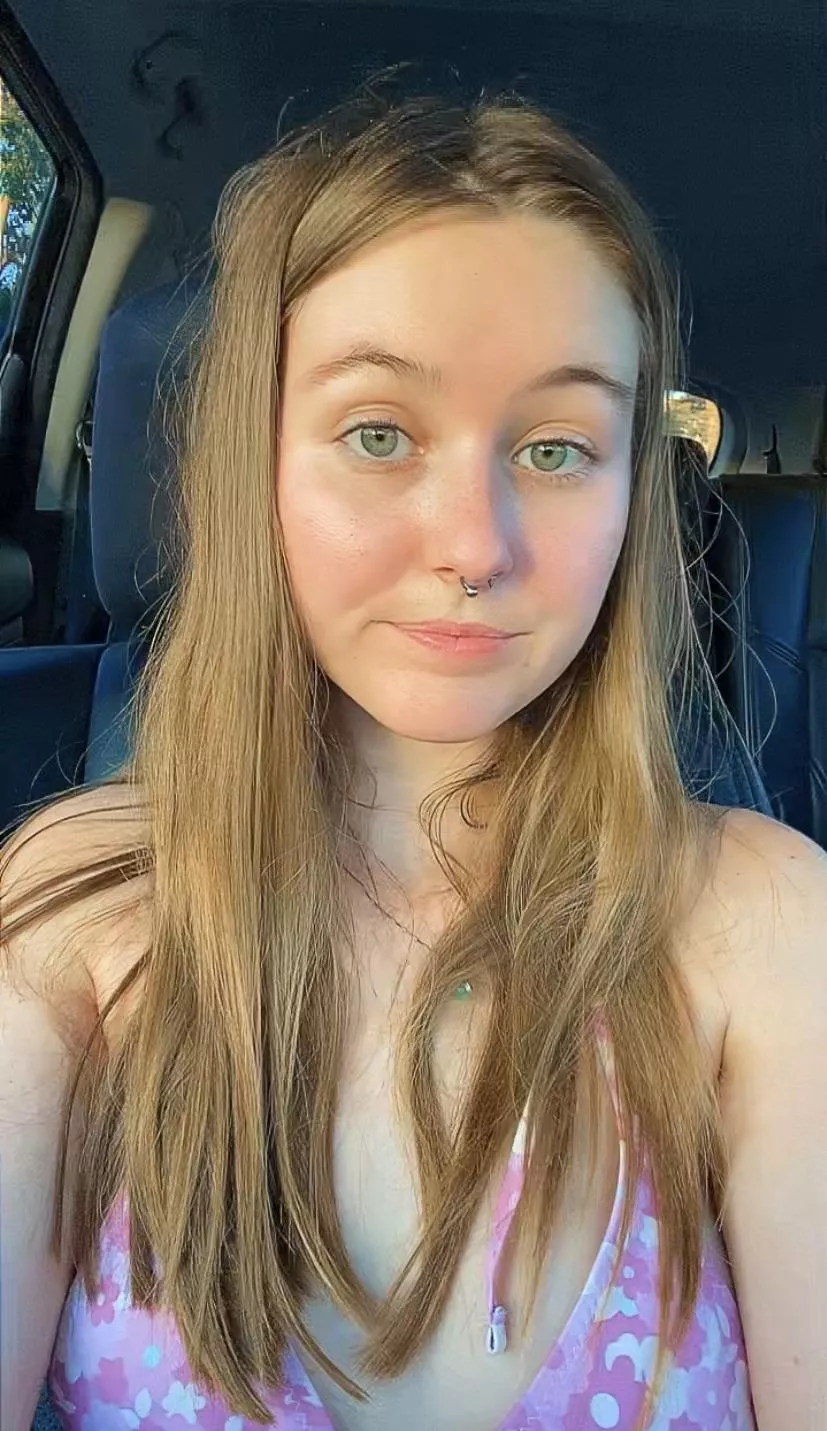 Do you like flat chested girls 