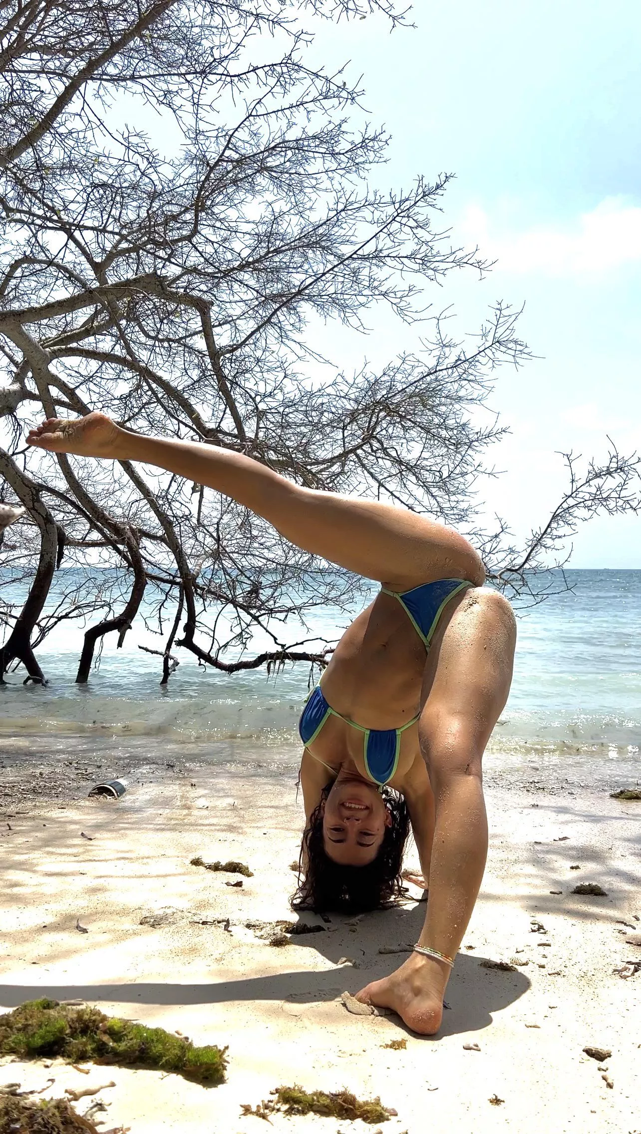 Do you like my Blue bikini ? 