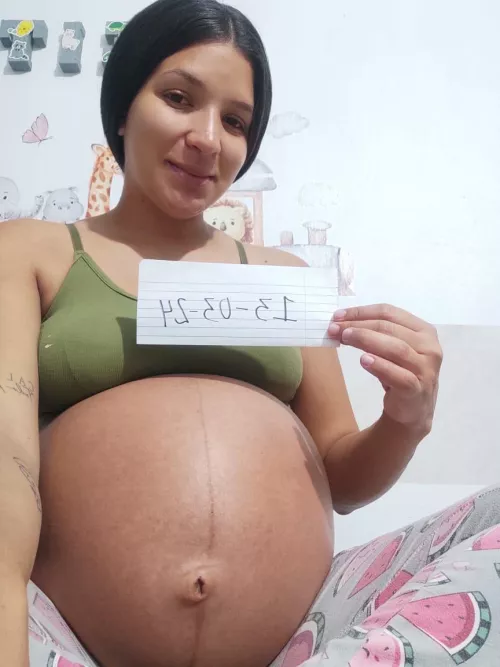 Do you want to see nudes of this 8 month pregnant woman 👿🔥😘