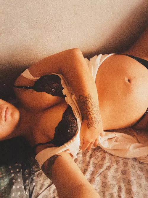 Do you want to talk and have fun with this mom?