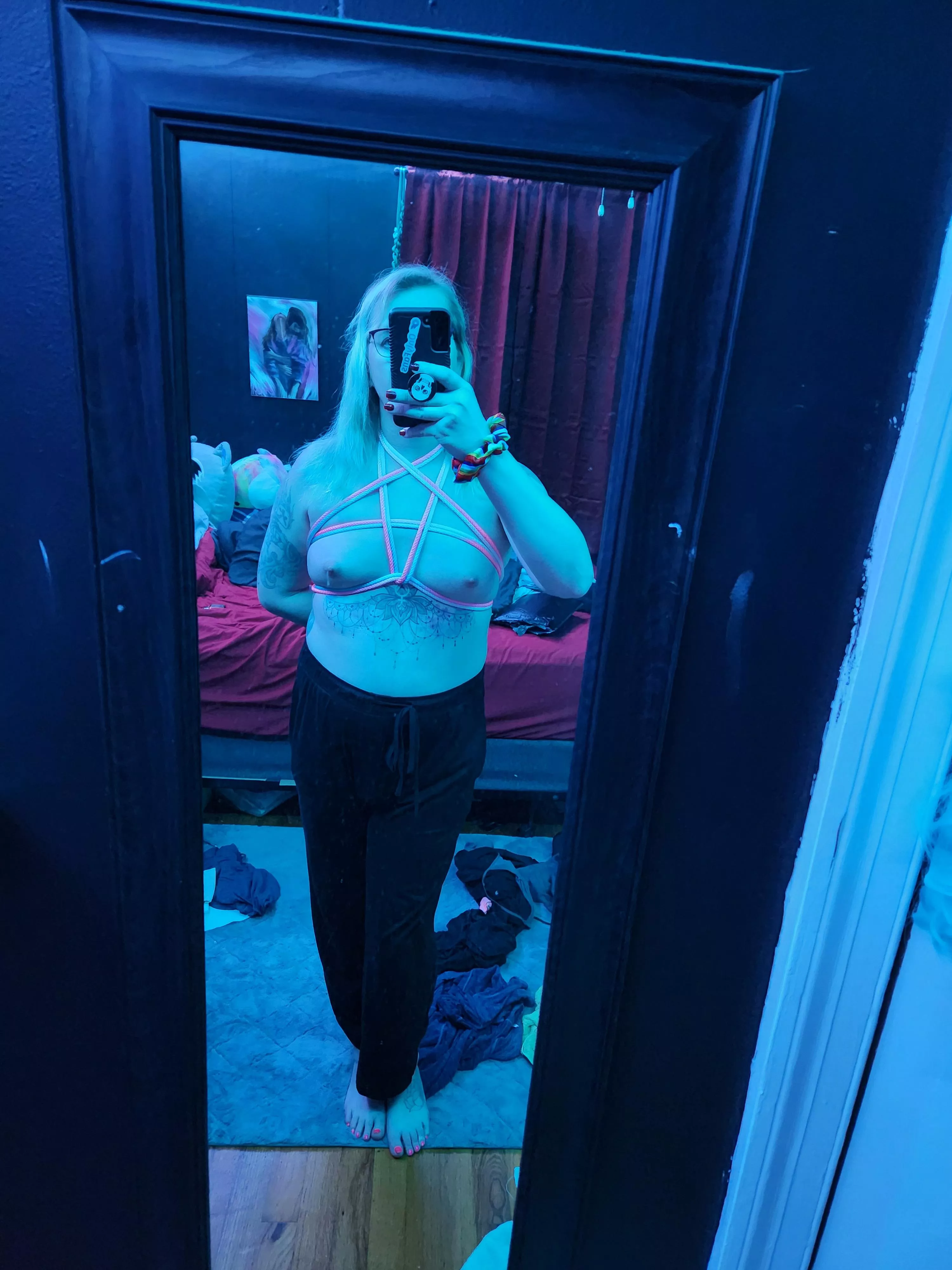 Got new rope and had to test it quick pentagram self tie