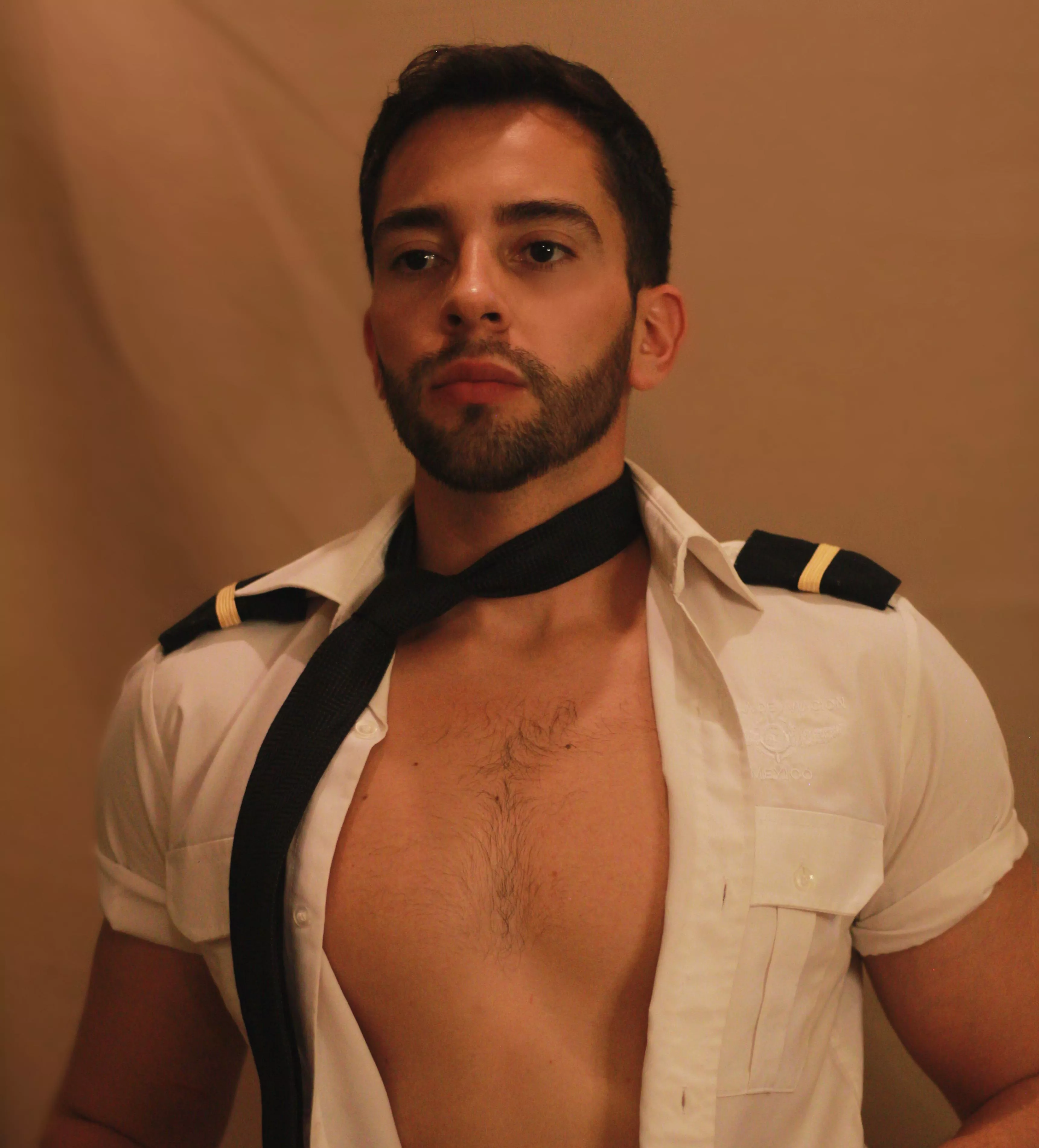 Hi I’m Andrei, 25 from Mexico 😏 