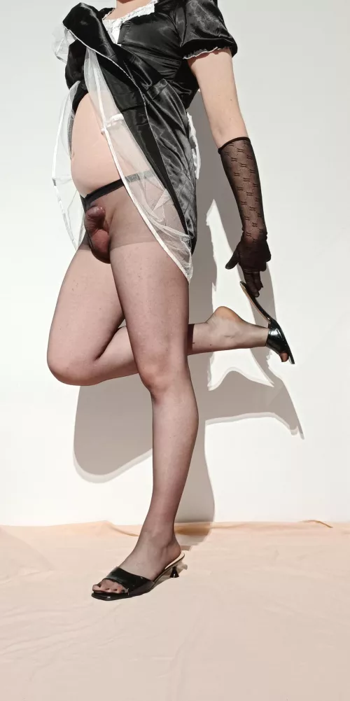 I love combination of nylons and Black heels 🖤 