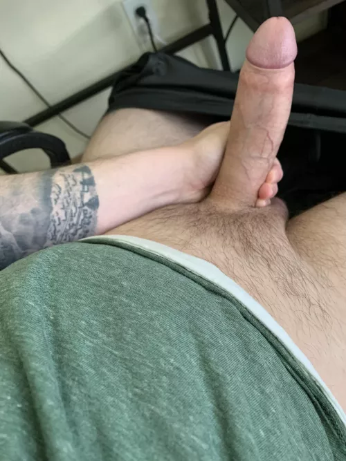 I love getting rough and kinky with my fat cock