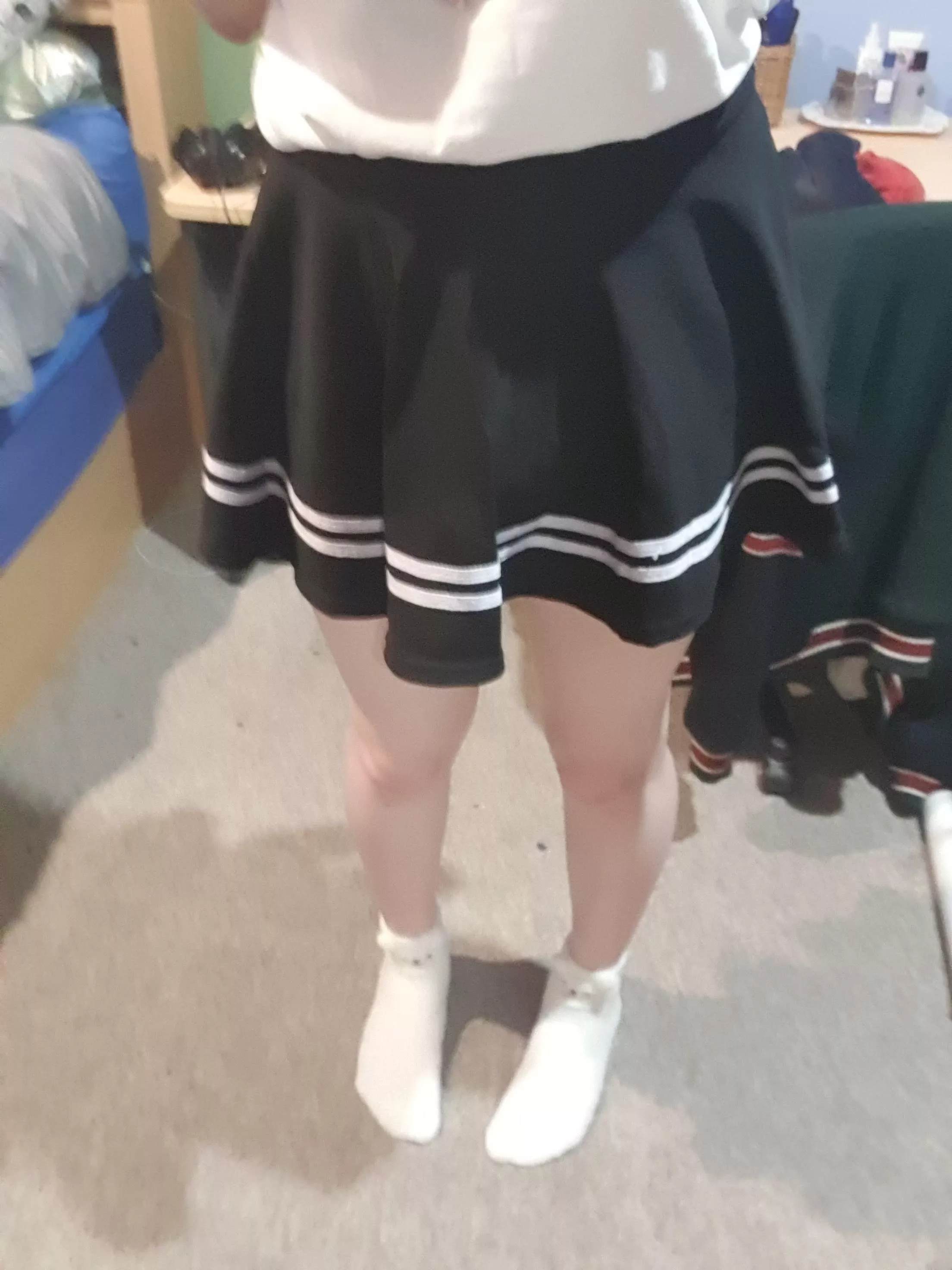 I love skirts so much 🌸😊