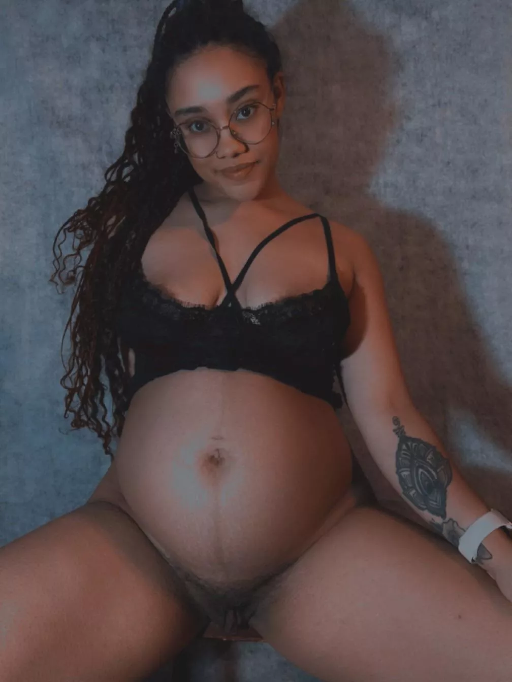 I’m half way! How does my pregnant body look 