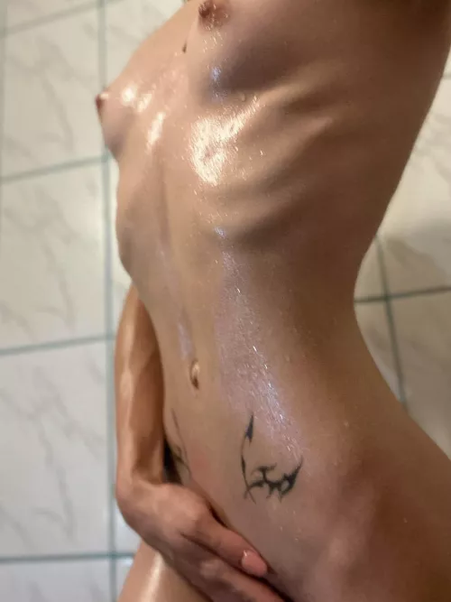 Join me in the shower room and let's take a bath together