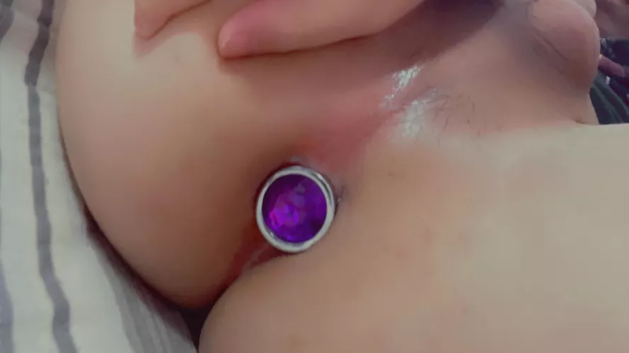 Just a Asian needing a bf 😔