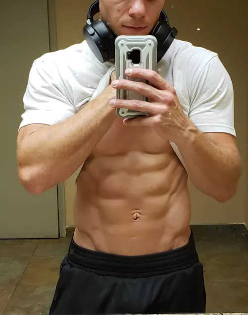 [M] It's better to shower together after the gym 