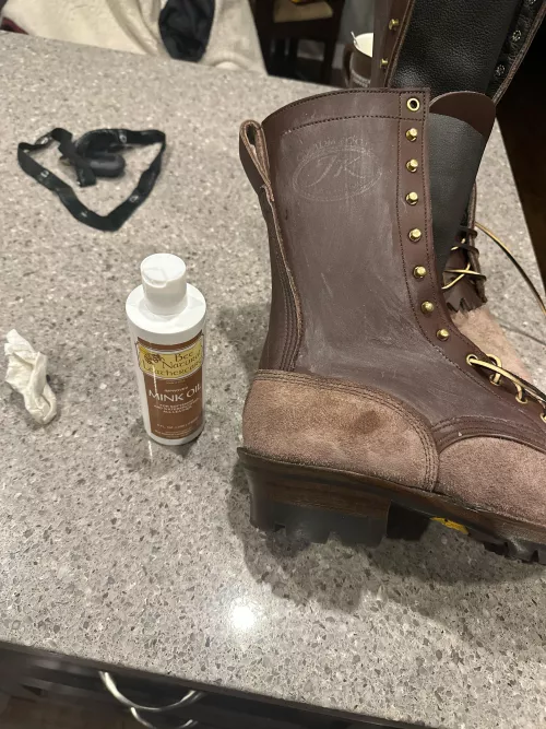 Mink oil stained new boots?