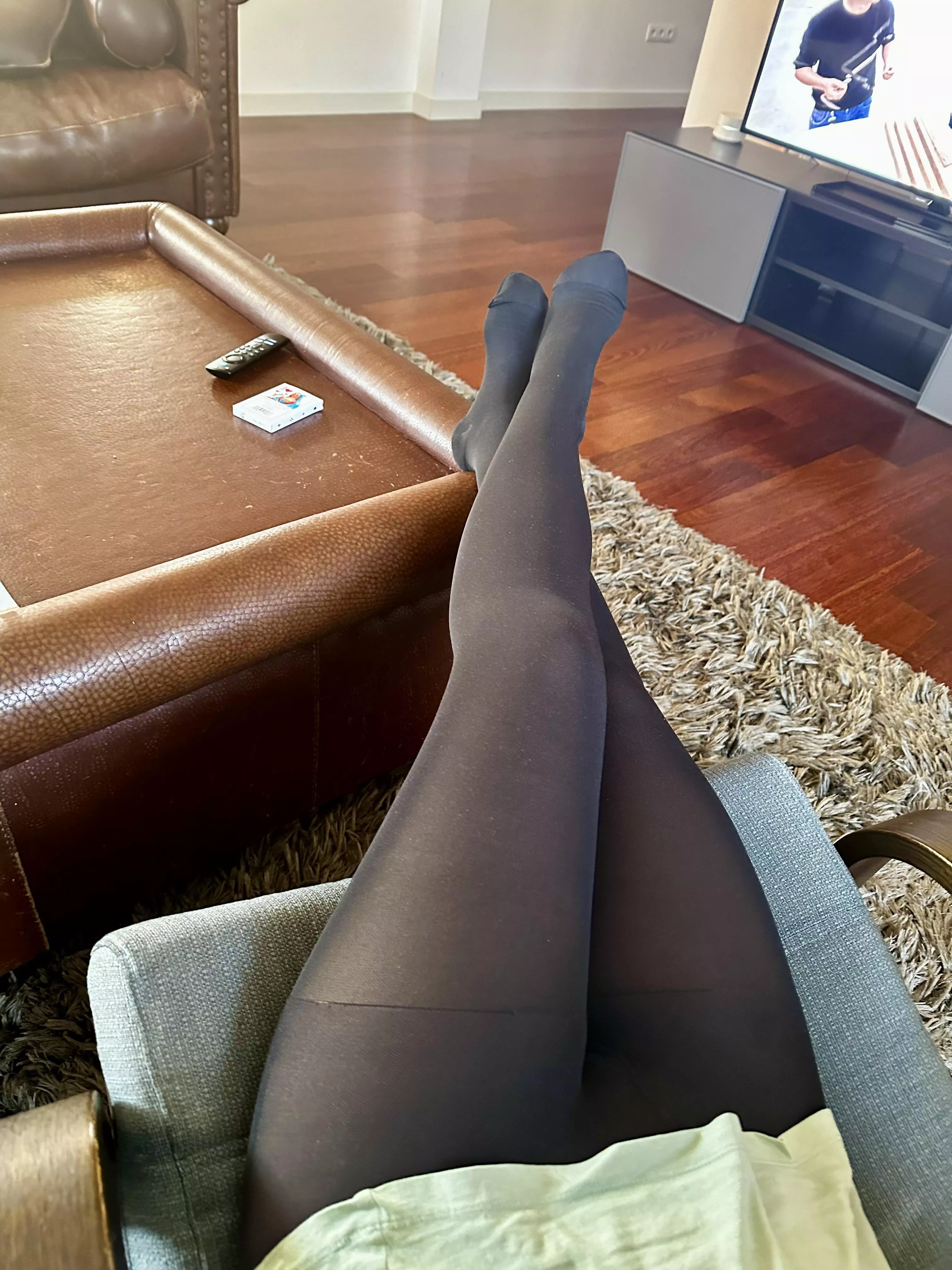 My black pantyhose