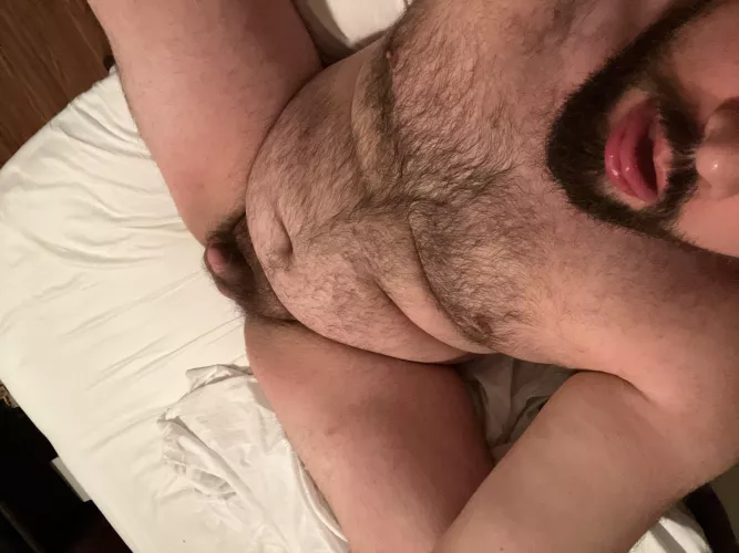 Need a bear bro to fill me up, any takers?