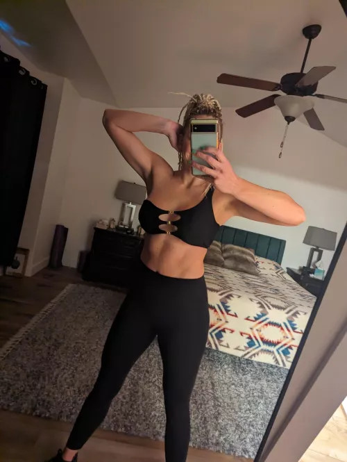 OF Newbie! 💋 FREE to subscribe. Flirty fitness content.