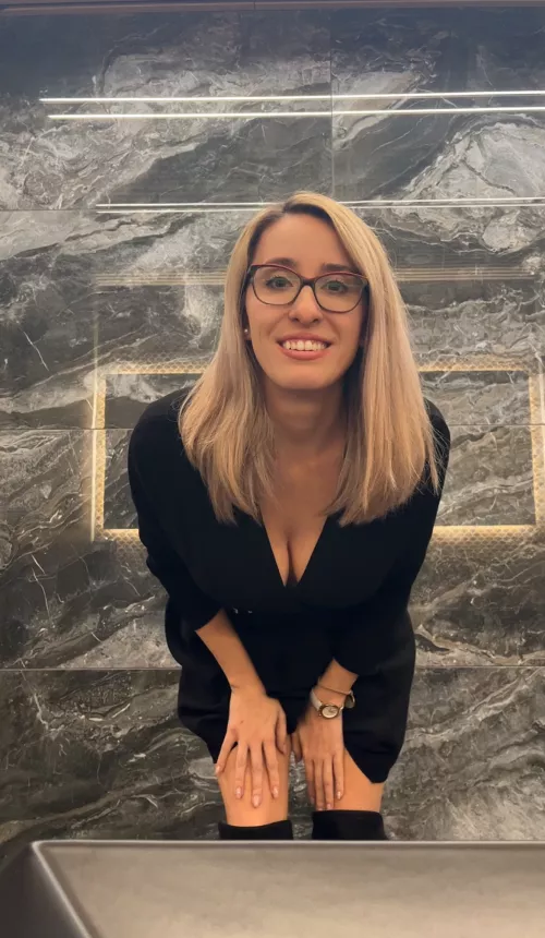 PhD student, sexcoach and adult venue manager with hot interesting stories. Nice to meet you :)