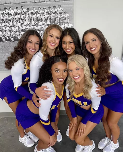 Pick your cheerleader [6] Top row is 1-4 and bottom is 5-6