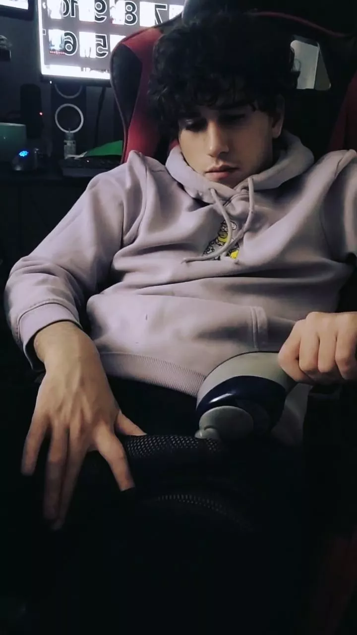 Quick cum before raid